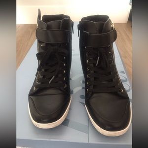 Black hi-tops, 7.5